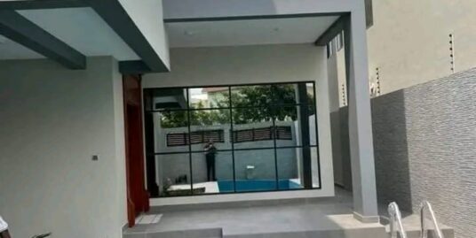 VILLA SEMI MEUBLEE A VENDRE AVEC PISCINE AU QUARTIER JAK