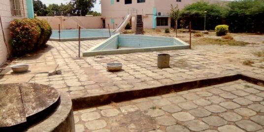 A VENDRE A OUIDAH UN COMPLEXE HOTELIER