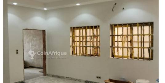 Une nouvelle construction d&rsquo;une entrée personnelle a Fidjrossè