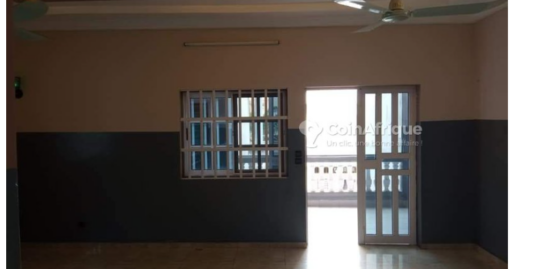 ENTREE PERSONNELLE D&rsquo;UN APPARTEMENT SANITAIRE A FIDJROSSE