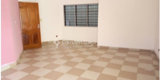 APPARTEMENT SANITAIRE ENTREE PERSONNELLE