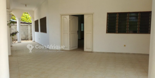 APPARTEMENT SANITAIRE TRES CALME