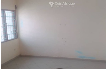 APPARTEMENT SANITAIRE ENTREE PERSONNELLE