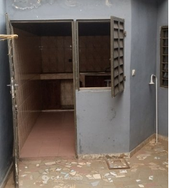 ENTREE PERSONNELLE D&rsquo;UN APPARTEMENT SANITAIRE