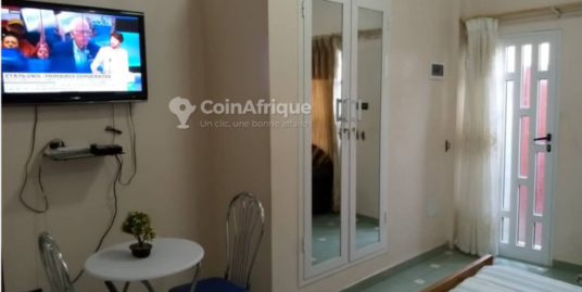 STUDIO ENTRE COUCHE MEUBLE