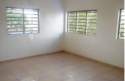 APPARTEMENT SANITAIRE ENTREE PERSONNELLE