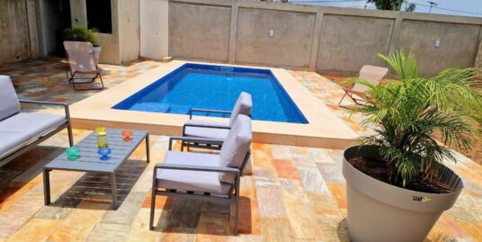 VILLA MEUBLÉE DE 3 CHAMBRES ET SALON SANITAIRES AVEC PISCINE À LOUER, ZOPAH – RESTAURANT LE FOUQUET – CALAVI