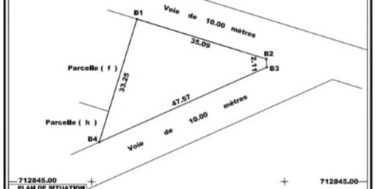 PARCELLE EN ANGLE DE RUE DÉJÀ LOTIE ET RECASÉE À VENDRE, PETITES SOEURS DES PAUVRES – HOUÈTO – TOKAN – CALAVI