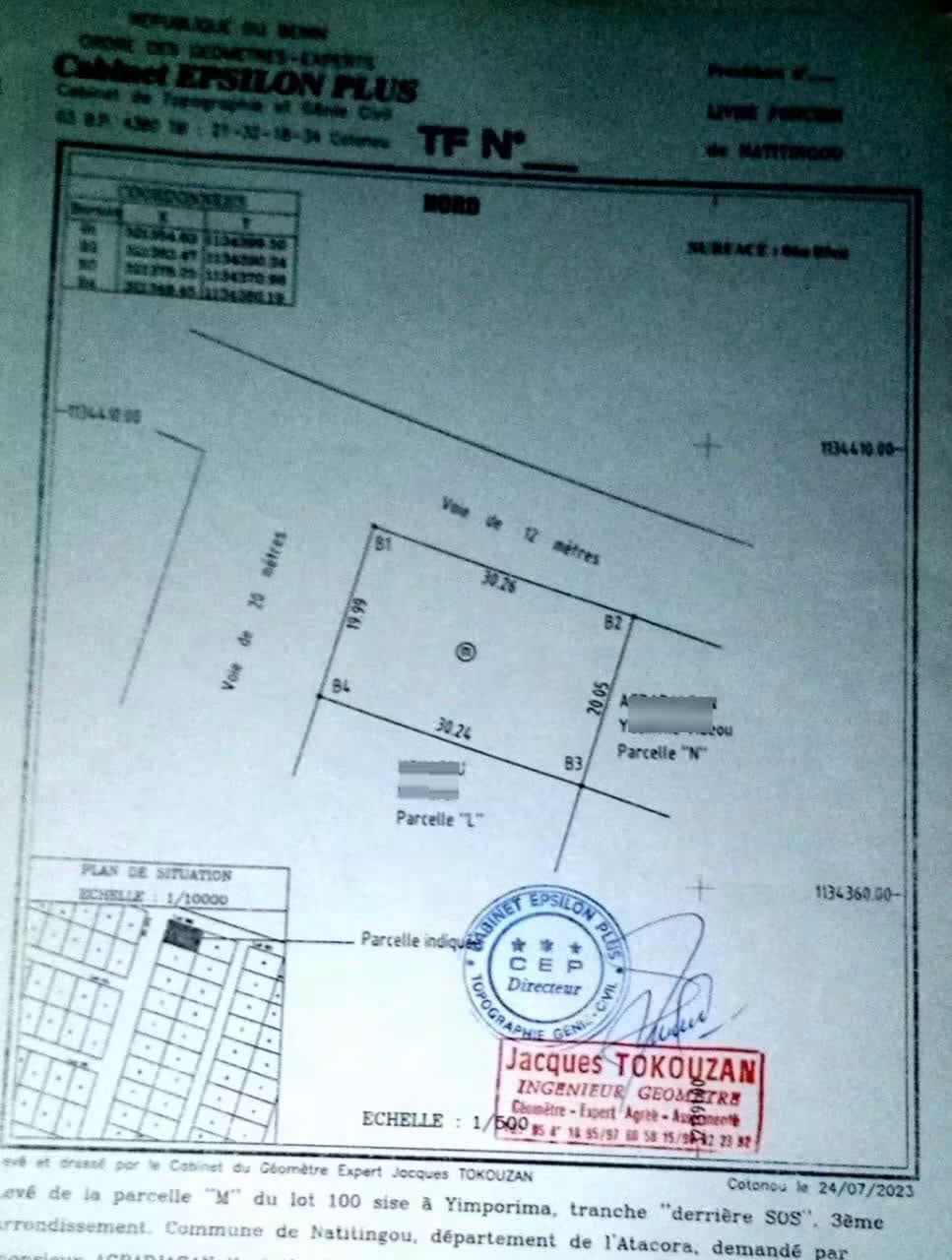 PARCELLE EN ANGLE DE RUE DÉJÀ LOTIE ET RECASÉE À VENDRE, SOS VILLAGES D’ENFANTS – QUARTIER YIMPORIMA – NATITINGOU