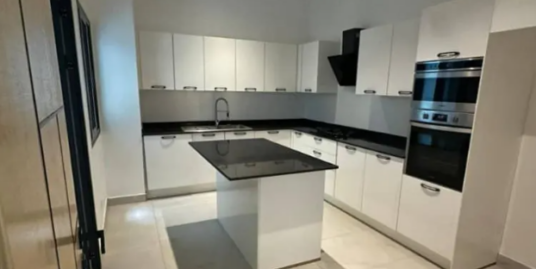 APPARTEMENT F4 VIDE – ALMADIES