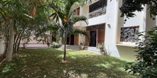 VILLA – ALMADIES
